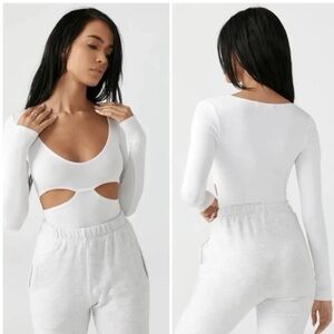 ♡BNWT RETIRED Joah Brown™ Soft Fitted ☆Cutout☆ Long Sleeved Top♡ Size M/L♡